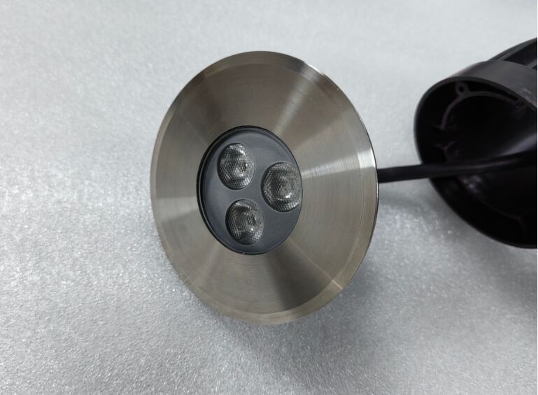 20°C To 45°C LED Swimming Pool Lights Including IK Grating IK10 and 0.5KG Weight Providing Long Lasting Lighting Solutions for Pools